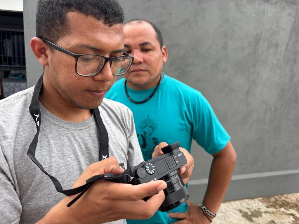 Olhar, experimentar, criar | O laboratório criativo de fotografia em ação, explorando novas perspectivas e formas de contar histórias através da imagem. Foto: Yanna Duarte